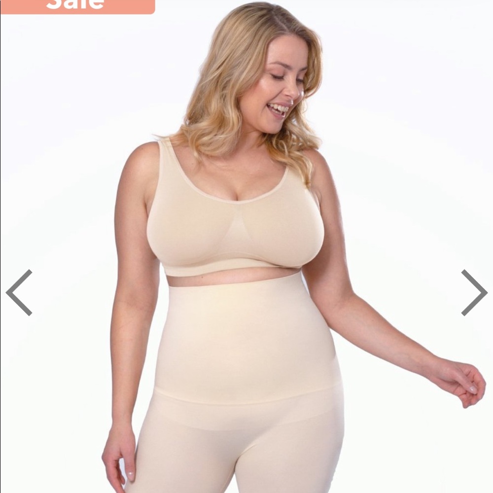 Woman’s high waisted shaper short pants